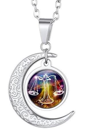 Pendentif femme balance